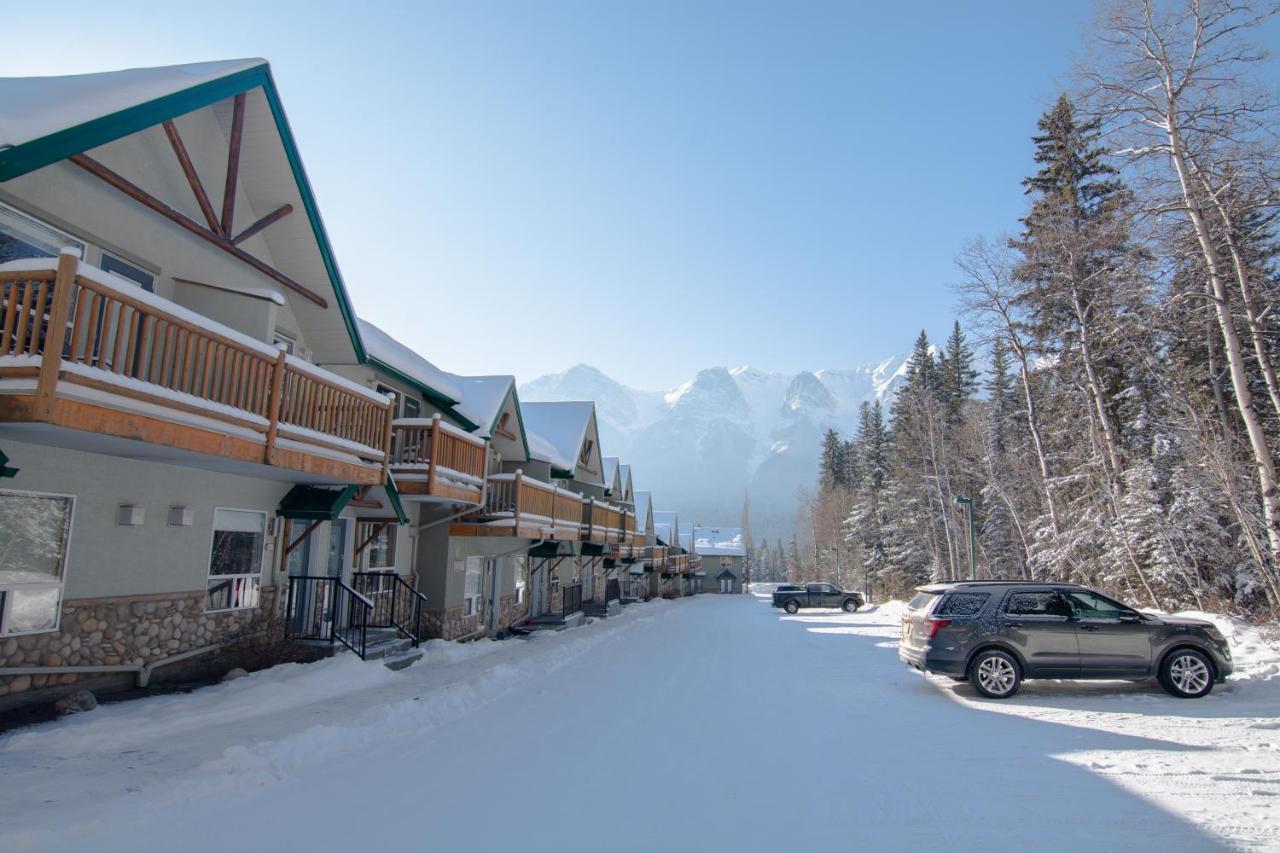 Banff Woods Lodge Canmore Exterior foto