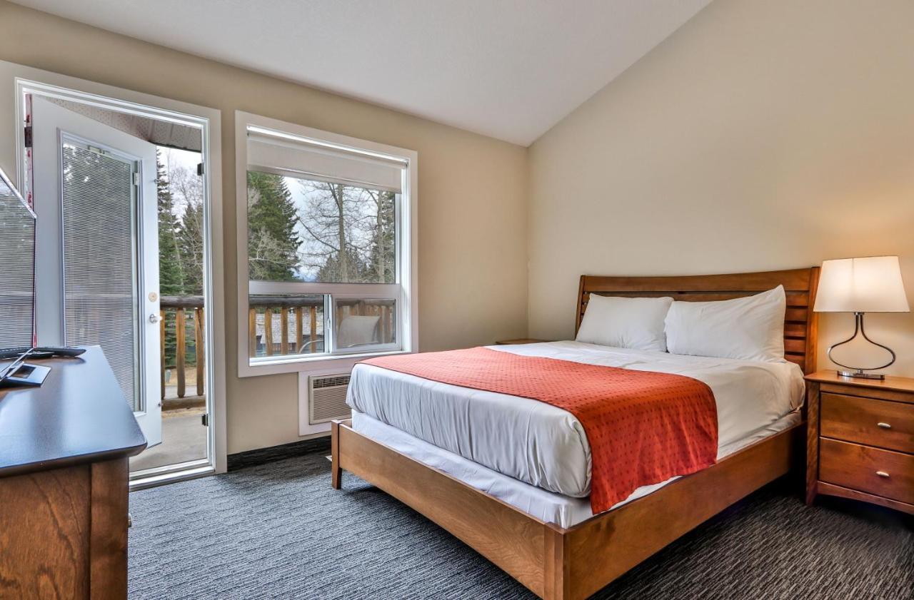 Banff Woods Lodge Canmore Exterior foto