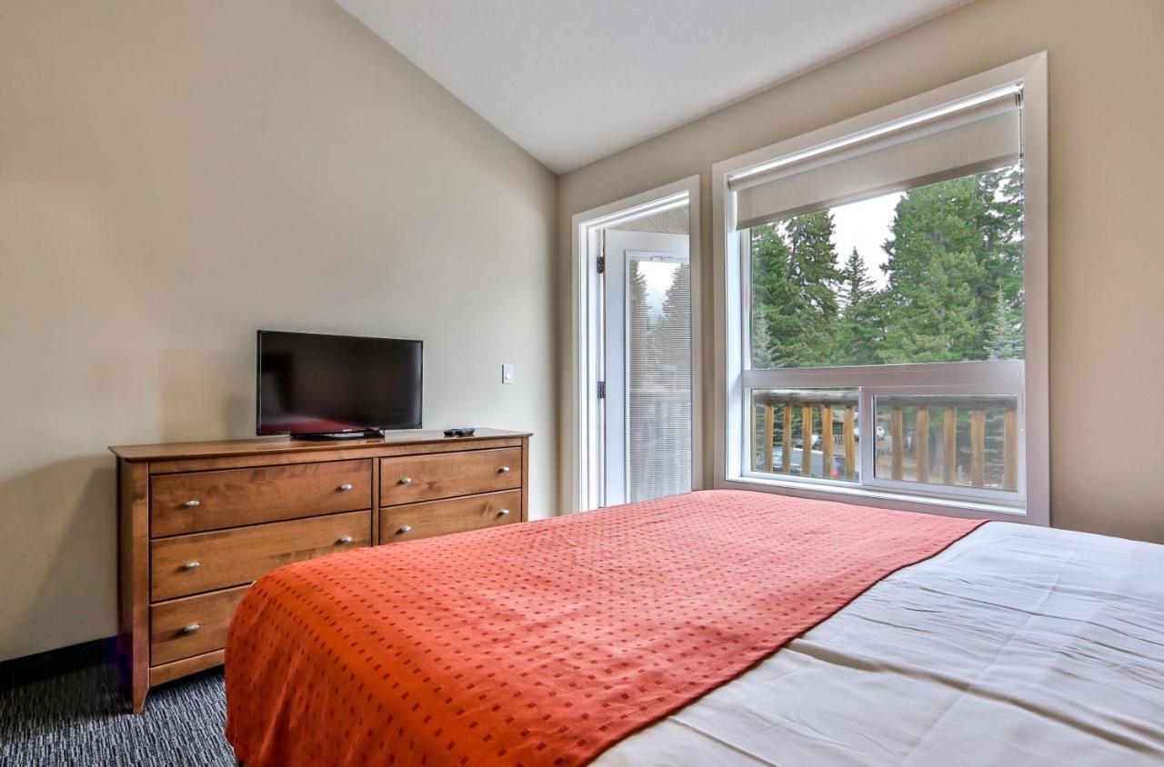 Banff Woods Lodge Canmore Exterior foto