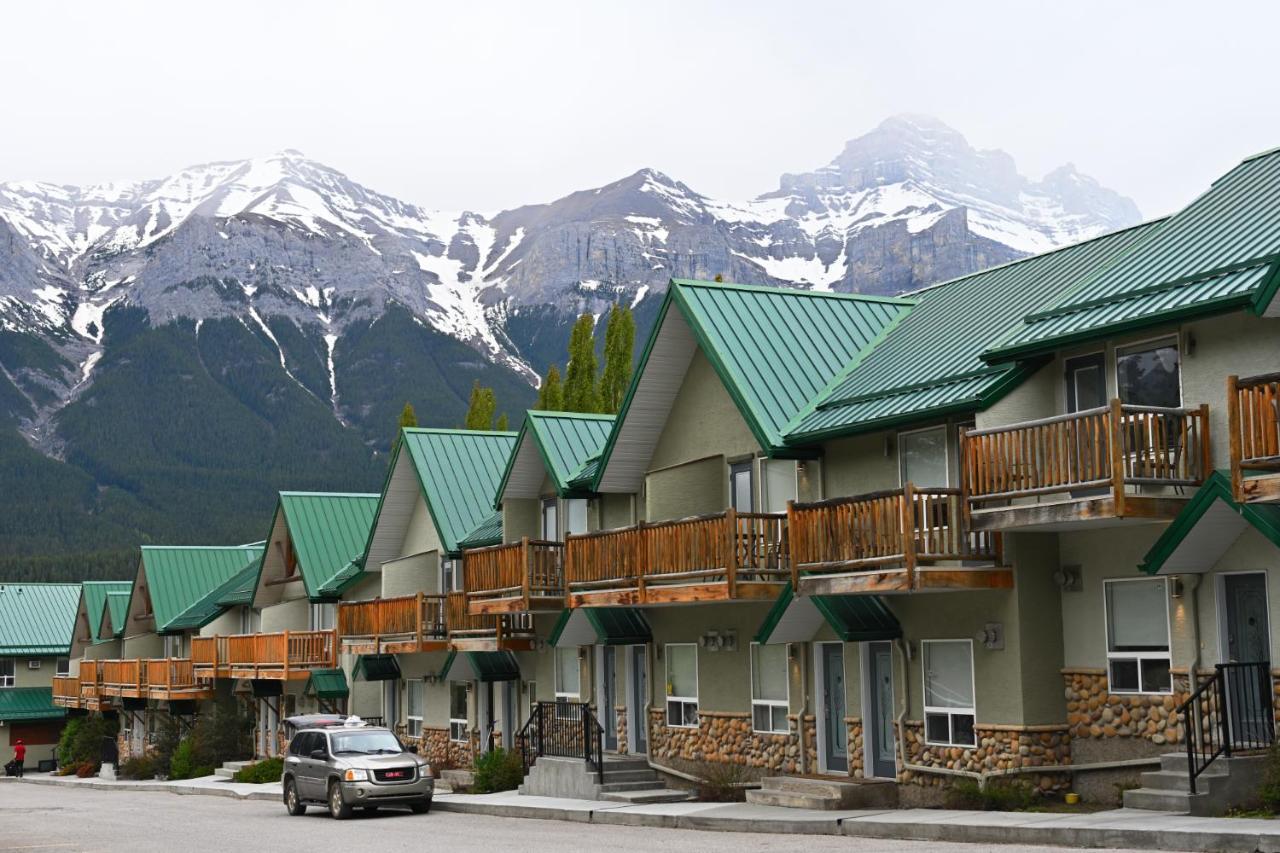 Banff Woods Lodge Canmore Exterior foto