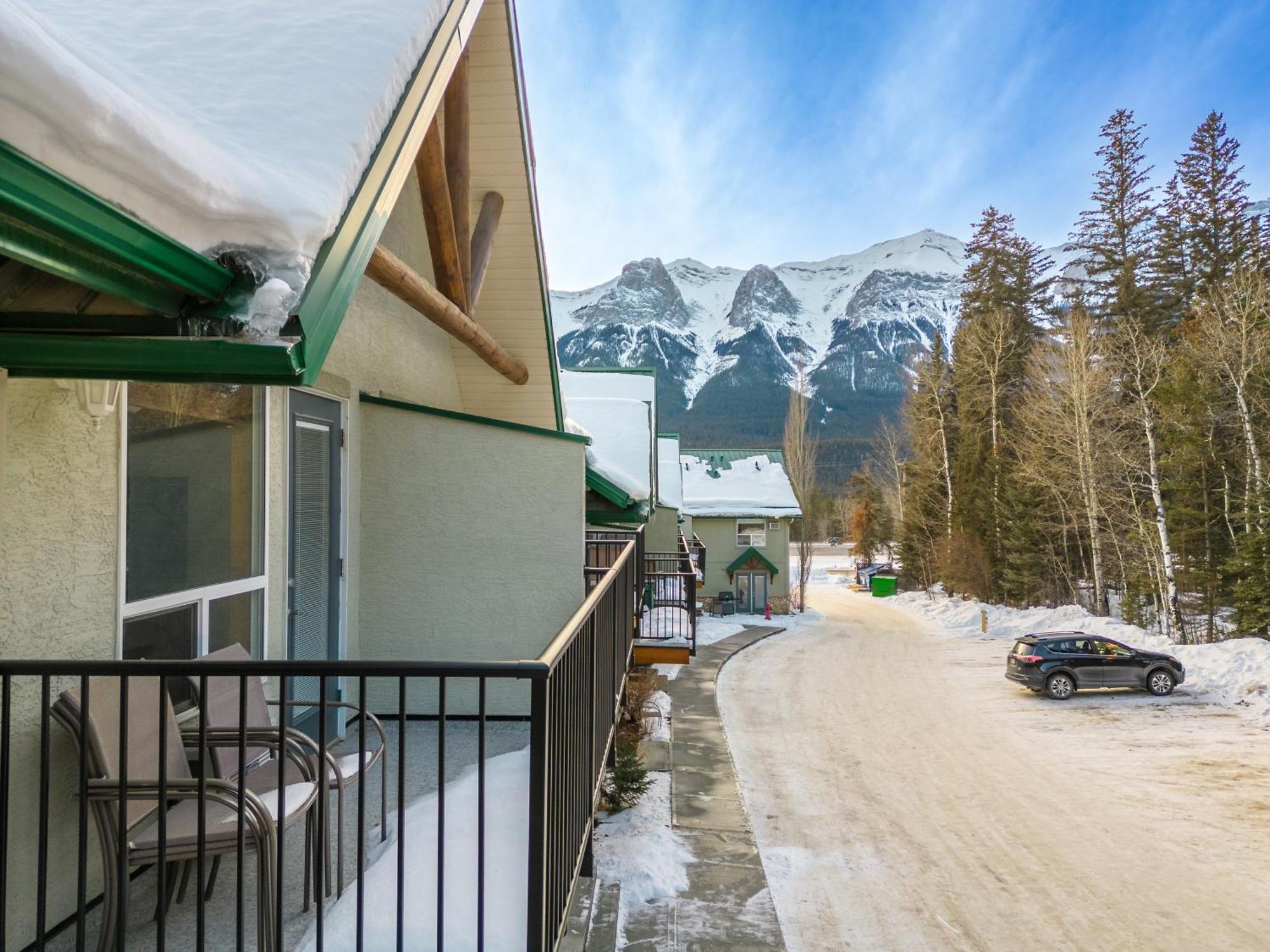 Banff Woods Lodge Canmore Exterior foto